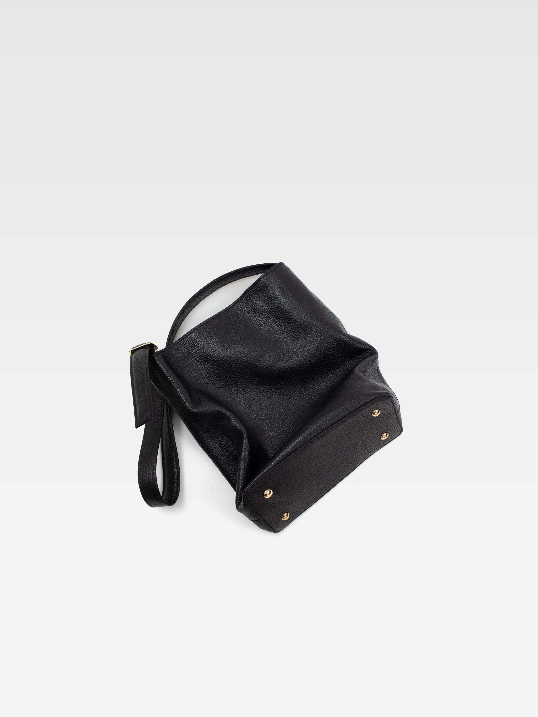VINA BLACK